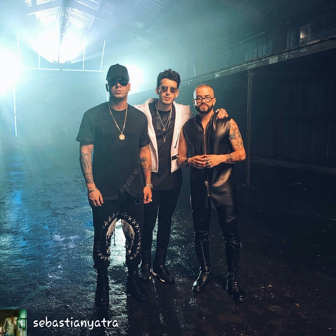 SYatra_FCbb's tweet photo. Lo que se viene señores lo que se viene, gran combinación @SebastianYatra @Juanlmorera  @nacholacriatura GRANDES  https://t.co/hHakPpzRtj
