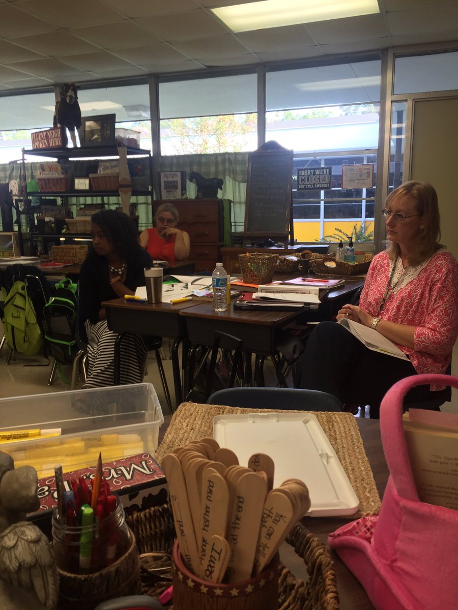 gforoi's tweet photo. 3rd grade team shares strategies on what it takes to get students thinking critically. @Johnson_Elem15 https://t.co/EL3VTv7tSa