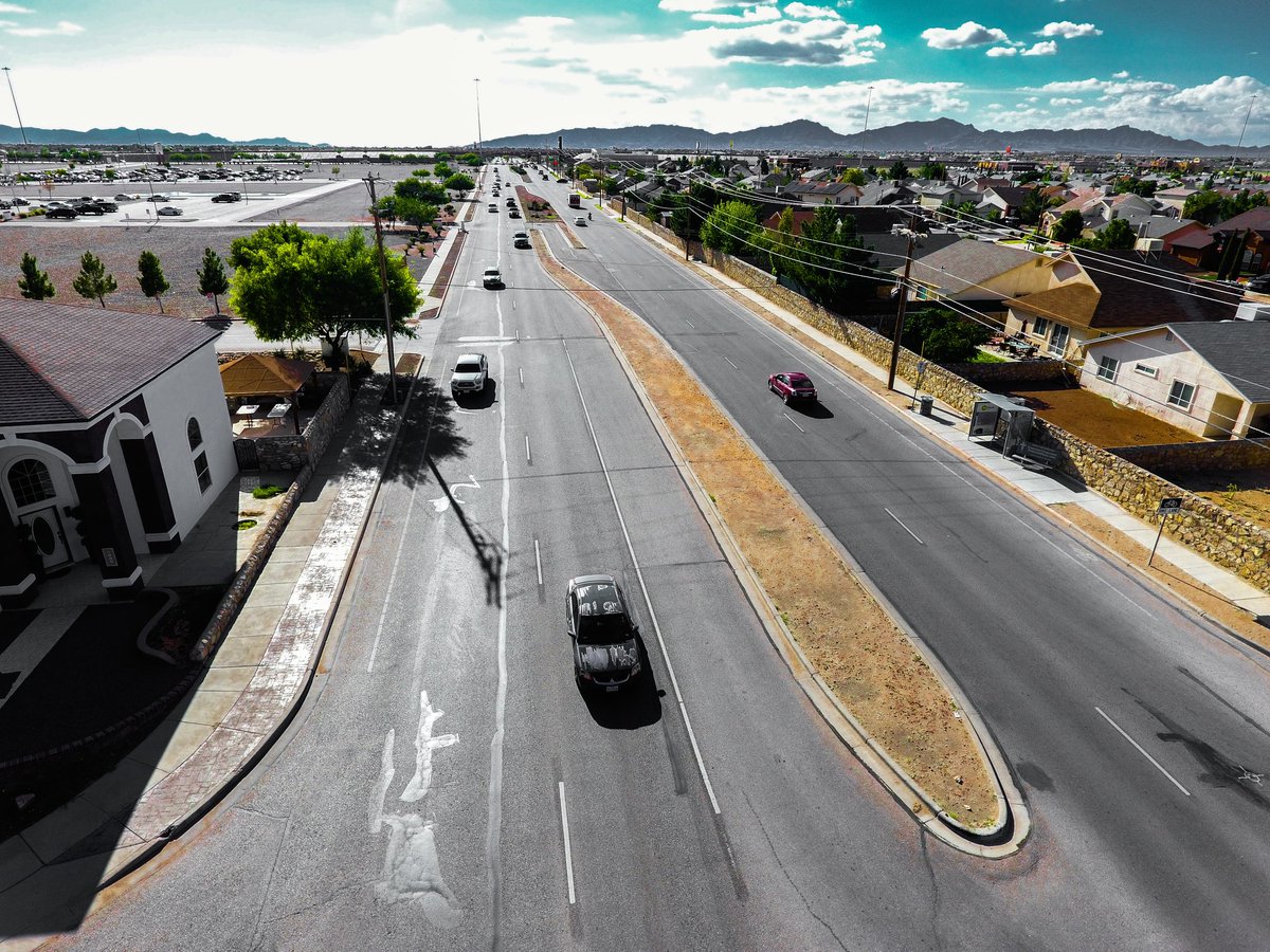 JorgioCJr's tweet photo. "Desaturated 5pm Commute"
#dsp #desaturate #commute #agameoftones #ElPaso #droning https://t.co/i7IxV7bgpI
