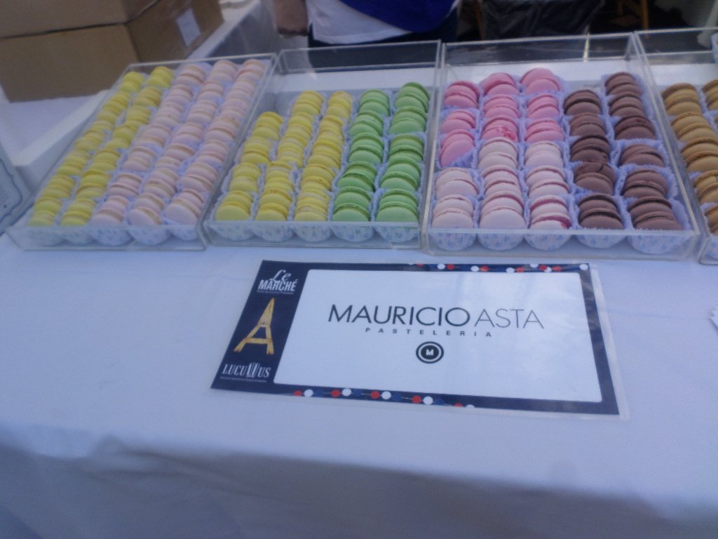 GigiDibulover23's tweet photo. @MAURICIOASTA #LeMache #Macarons #MilCajas #MasMacarons 😋 https://t.co/68X4MiKLS6
