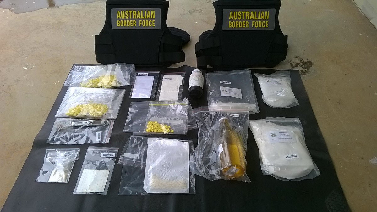 AusBorderForce's tweet photo. #PortNeill man arrested for purchasing LSD & MDMA over the dark net: https://t.co/hfRb66rXue @SAPoliceNews https://t.co/nltov7EcEi