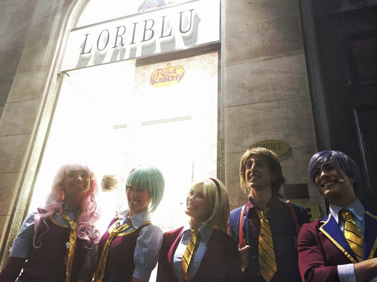 MAPcomm's tweet photo. #regalacademy & #loriblu #VFNO2016 #goodbye! #milano #vfno #rosecinderella #MapCommunication #VogueItalia #live https://t.co/oyHpgTNioC