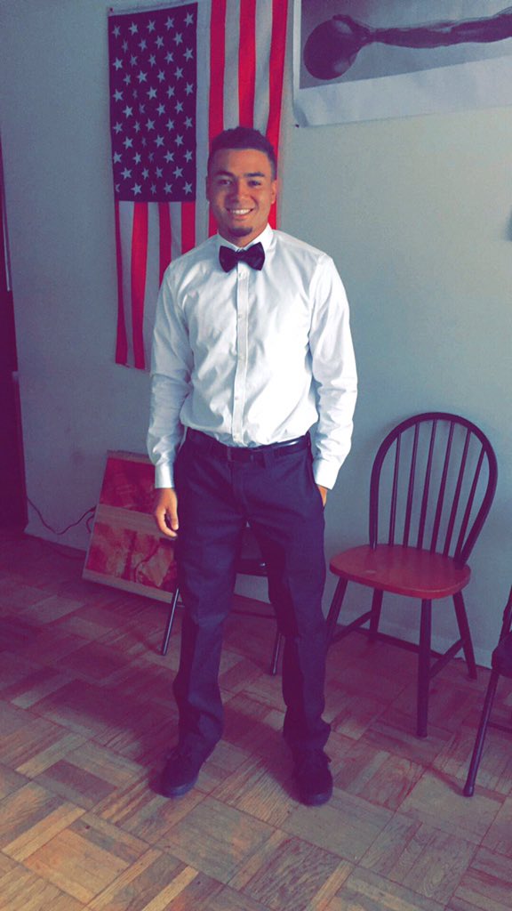 DonatelliKeenen's tweet photo. First Day of Work ๐ฏ #CollegeLife #Valet #RunFastDriveSlow https://t.co/2gf2kPwkD9