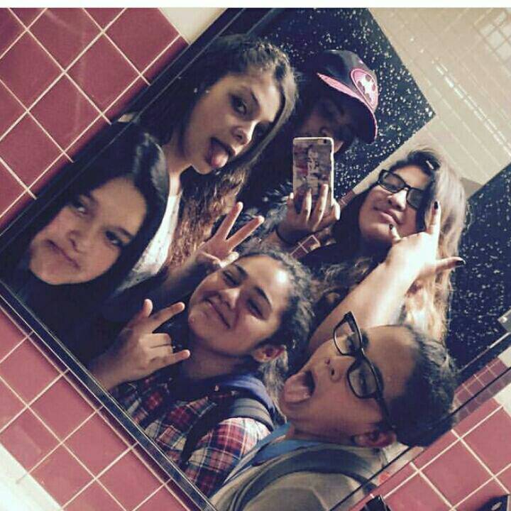 mollyasf2002's tweet photo. ✨😄#Makemesmile.Come chat with me #liveme #livemoment mnsblue101:#Come
https://t.co/GnmwYi53Ss https://t.co/dE64tOVUzr
