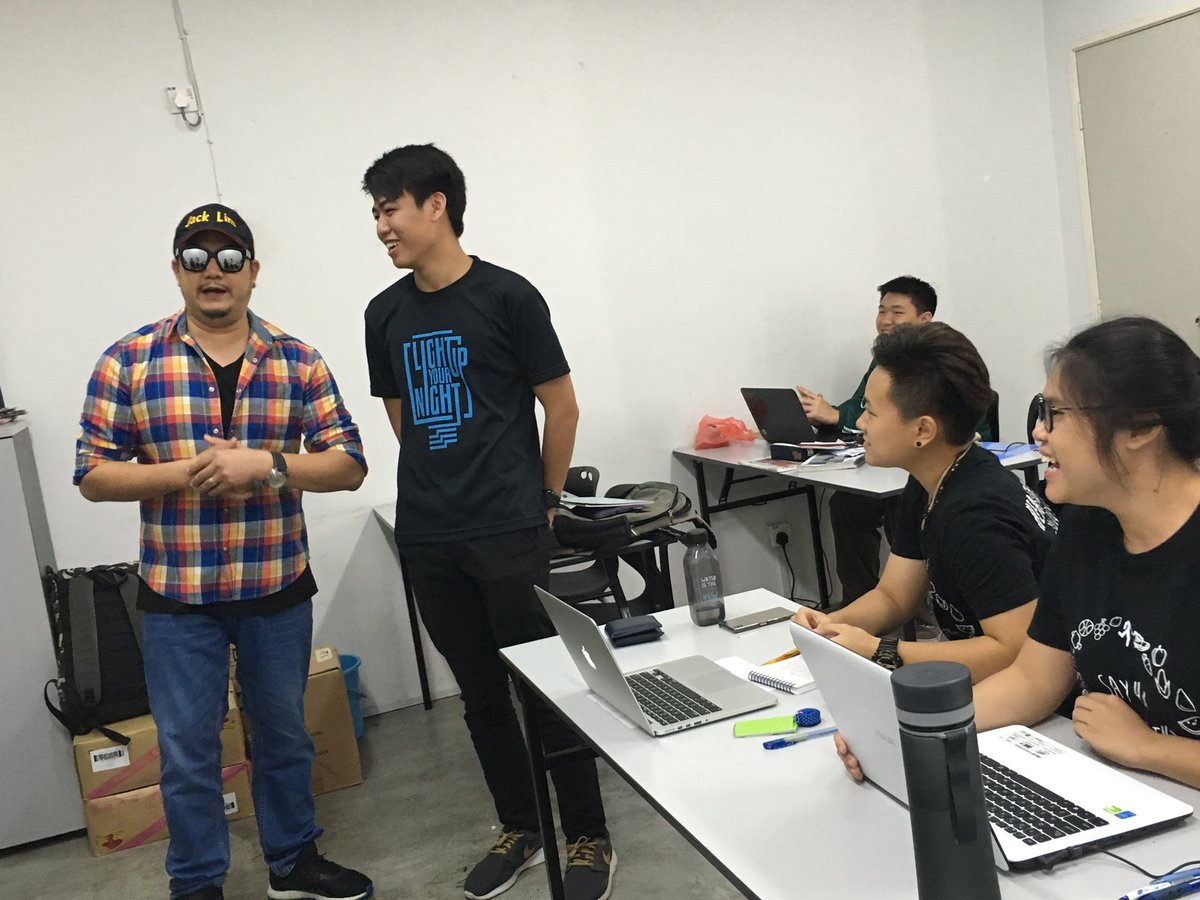 aprilmoon68's tweet photo. pleasant surprise visit from #myFM DJ - #JackLim during my class this morning, suddenly those sleepy students were sleepy no more 😝 https://t.co/mOzFdeDuLu
