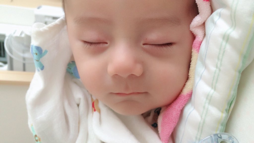 ゆいぱん おしゃぶりが 落ちそう 落ちる おちっ 落ちた おやすみとあたんzzz ゆいぱん おしゃぶりが 落ちそう 落ちる おちっ 落ちた おやすみとあたんzzz