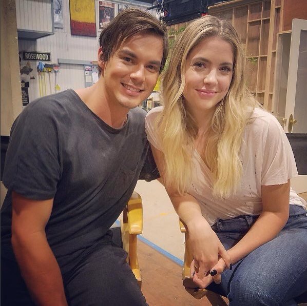 Benzo_WorldWide's tweet photo. #Tyshley on set for interviews. @AshBenzo @tylerjblackburn #halebisendgame ❤️😍❤️😍❤️ @PLLTVSeries https://t.co/boesW4pT9Q