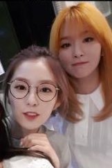 hyuntokkiii's tweet photo. Ahreum and Ms. Bear. 💕 #GameDevGirls #seulrene https://t.co/bPF4vMfUBc