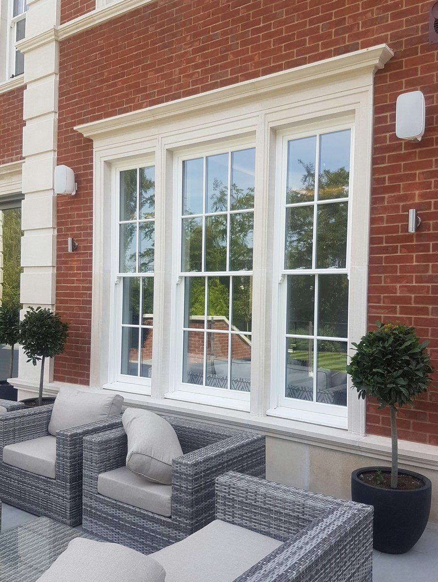 ChilternGRC's tweet photo. @ChilternGRC Wet cast window surround on one of our large Surrey projects. #chilterngrc #caststone #windowsurrounds https://t.co/HydgytIDtg