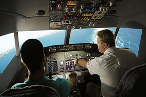 TheCockpitIndia's tweet photo. #FlightSimulator let people discover, enjoy and better understand what a pilot can feel, what an airplane can do. https://t.co/0O5hoaLGtL https://t.co/V9s0dTb834