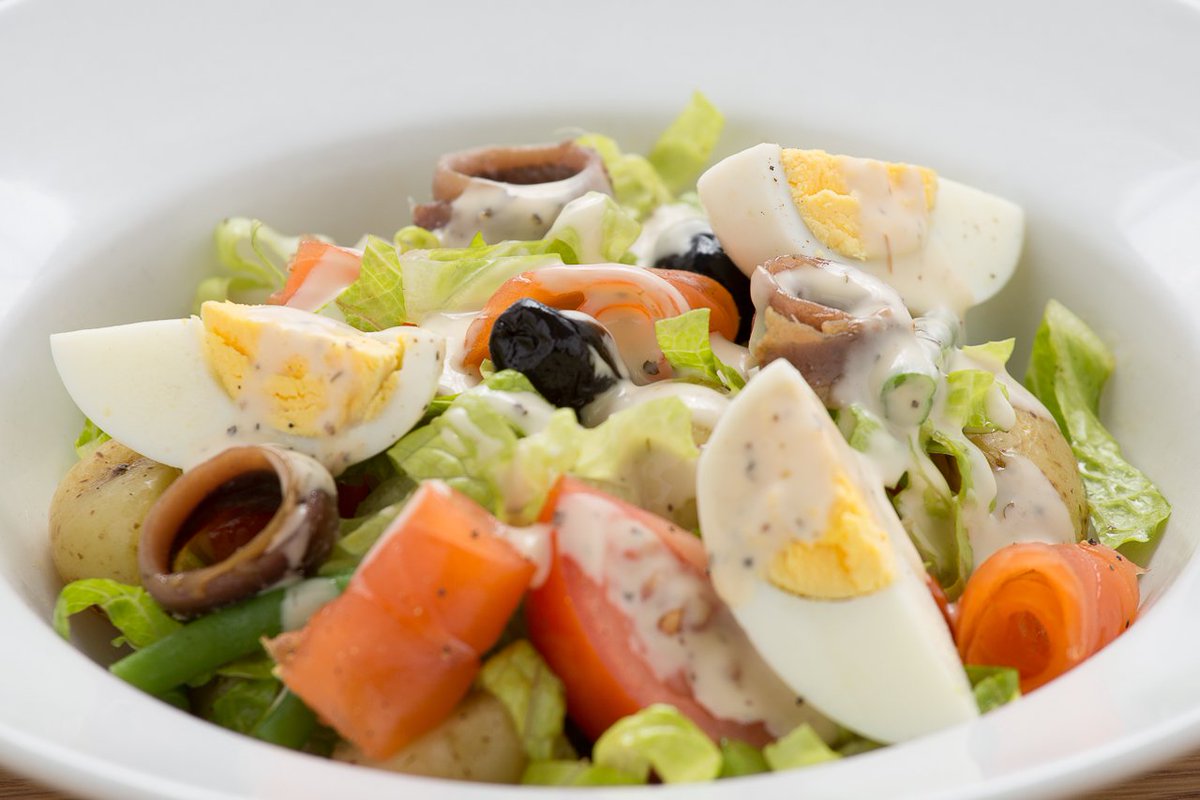 Smoked salmon Nicoise salad: dld.bz/etQGS