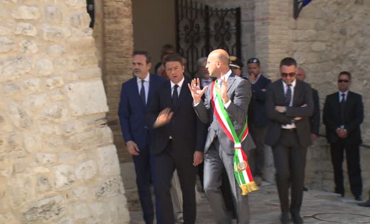 LCalfapietra's tweet photo. #migranti #minori va avanti progetto accoglienza a #sgiulianodipuglia dopo annuncio @matteorenzi adeguamento #villaggioterremotati @TgrRai https://t.co/rvjRnjydr5