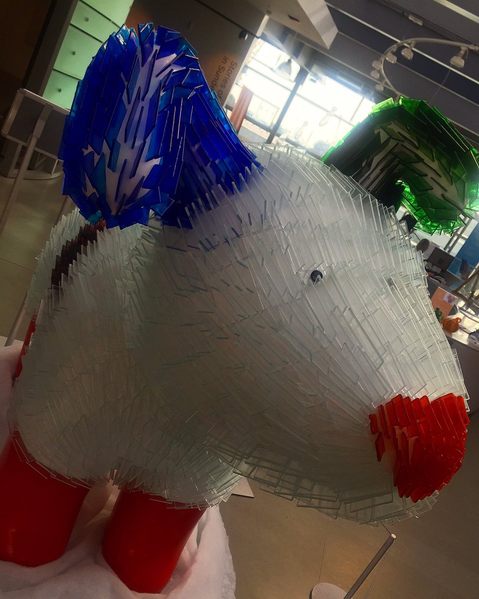 KatyJourno's tweet photo. Snowdog spotting @NGC_GlassCentre. Frostbite's been made from shards of broken glass. He's a prickly little fella #greatnorthsnowdogs https://t.co/WQTevFdsDi