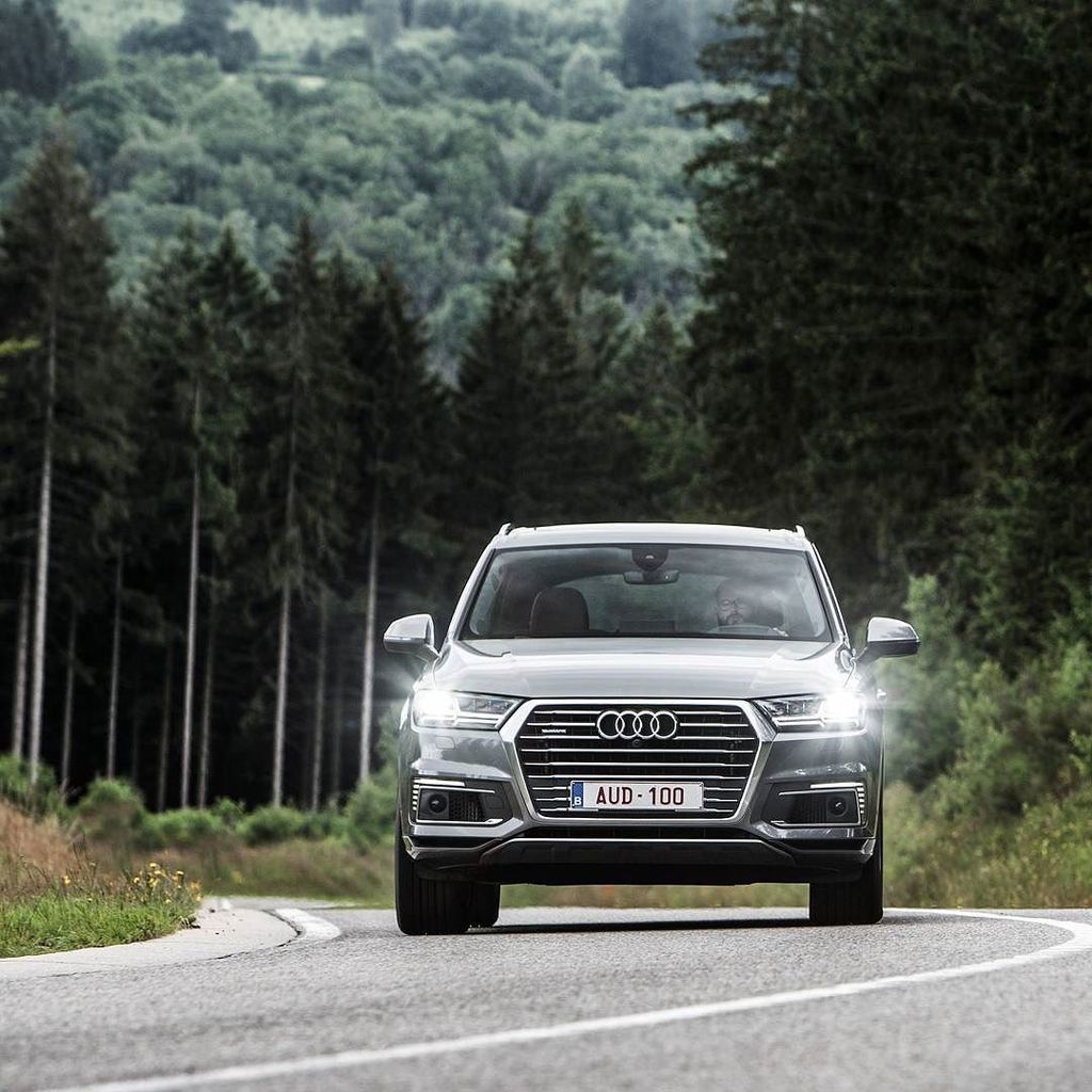 nsightdotbe's tweet photo. #audi #q7 #etron photographed for #AutoGids #moniteurautomobile #carphotography #car #auto… https://t.co/D9obYv567a https://t.co/qTyuFnzzZU