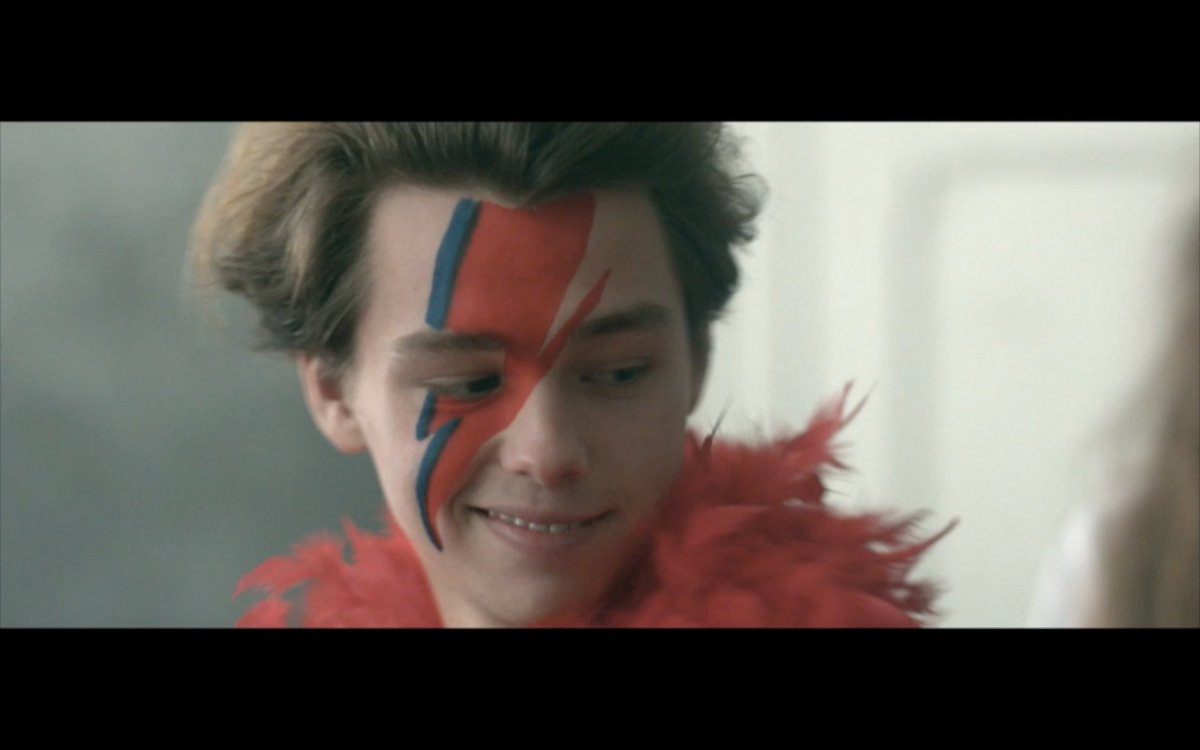 C4RandomActs's tweet image. Bowie forever ⚡️: @Issysnailham's #FirstActs celebrates the everlasting influence of #DavidBowie bit.ly/2cCwc7X