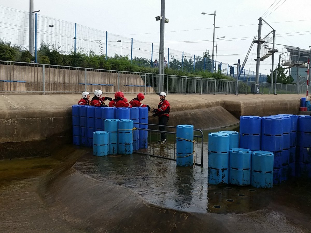 StrattonFire's tweet photo. Crew preparing for strainer session.Key realisation for crews on the dangers of strainers@StrattonFire@DWFireRescue https://t.co/zi6sZC0QAc