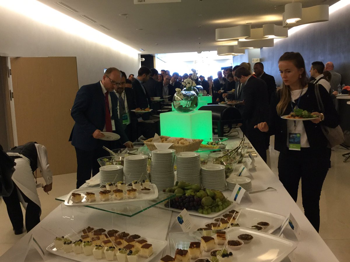 Comarch_Finance's tweet photo. Enjoy the lunch on #CUG2016 https://t.co/DNdKRTuViT