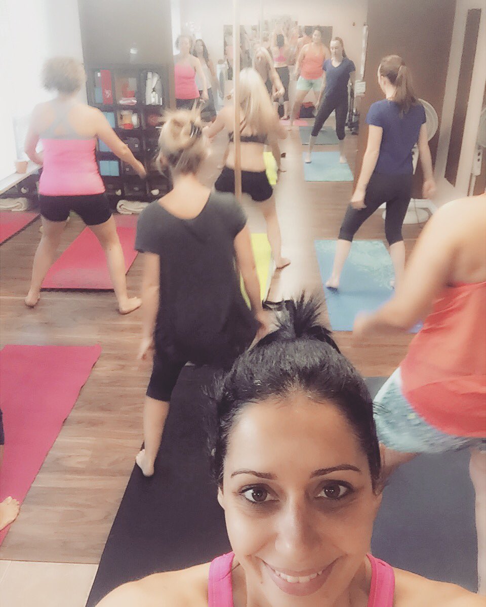 BodyEvStudios's tweet photo. Amazing job last night ladies! All three fitness classes were packed and you guys killed it! #Newmarket #polestudio https://t.co/GyREXDGHpg
