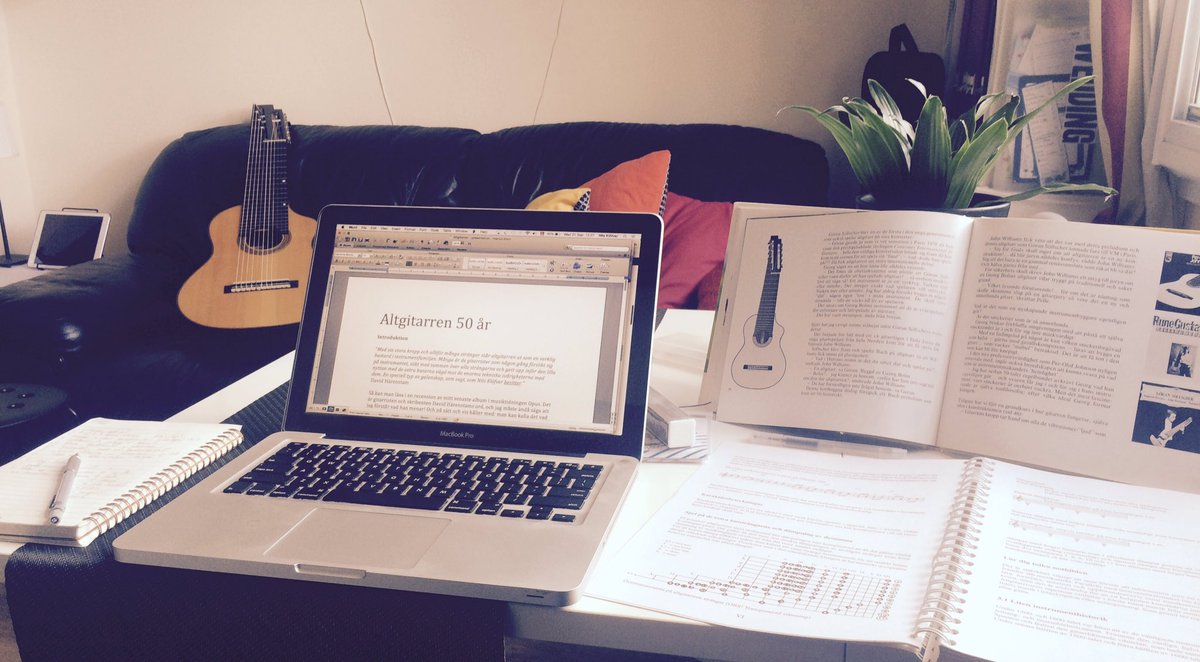 nilsklofver's tweet photo. Working on an "Altgitarr" presentation - diving deeper and deeper into the world of 11-strings! https://t.co/om65gt9Rbx