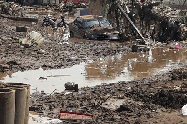 infojakarta's tweet photo. #PrayForGarut semoga semuanya pulih kembali, diberi kesabaran dan keluarga korban diberikan ketabahan. 😭🙏🏻(pic: berbagai sumber) https://t.co/JBQehVwE5K