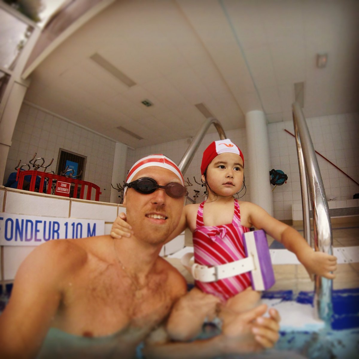 VadimParisPhoto's tweet photo. #Daddy with #daughter #sweemingpool #paris #nicepicparis #vadimkochetov #photographe #фотограф https://t.co/3qSWExRaoV