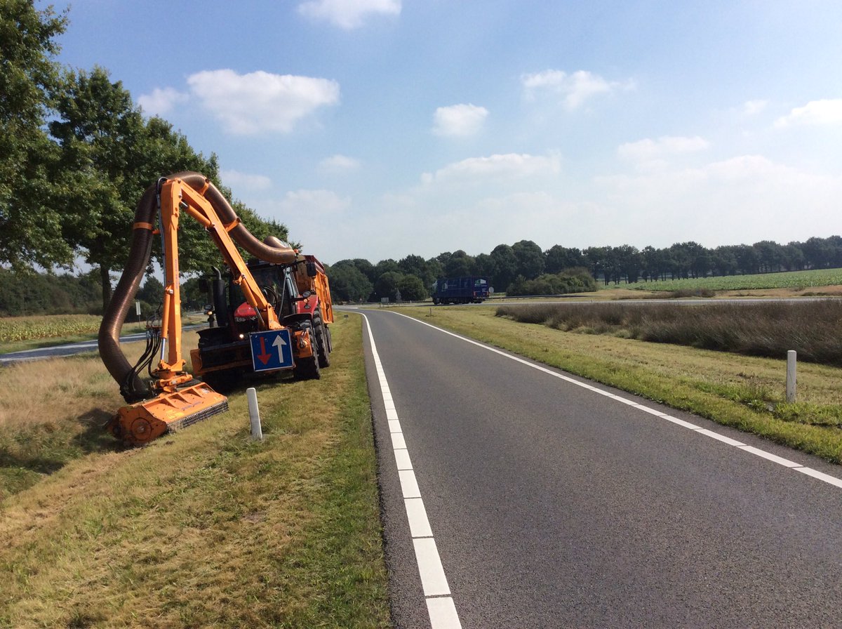 Vandaag maait krinkels voor de <a href="/ProvDrenthe/">Provincie Drenthe</a> de volgende wegen #N34 #N374 #N386 #N863