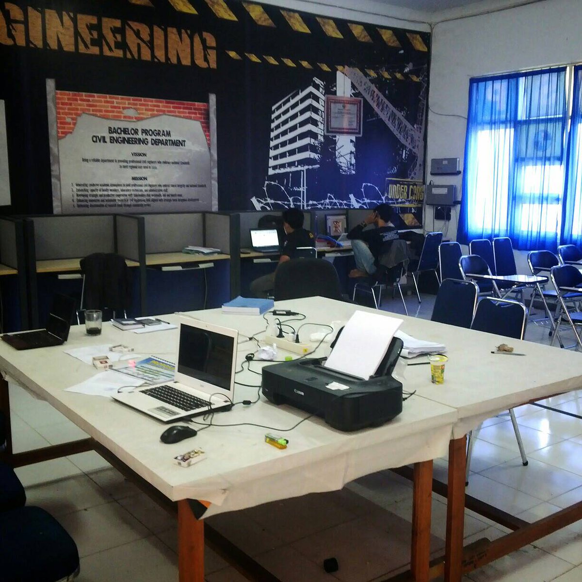 BRandabali's tweet photo. Sepertinya ruangan ini membutuhkan kalian #panitiakongresimtsiIV  @PP_IMTSI https://t.co/7fDHr9e446