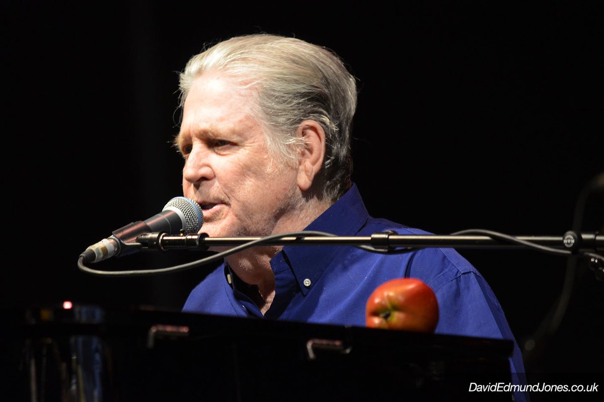 DEJPhotos's tweet photo. @SagaUK @EagleRockNews Just seen Brian Wilson in action at #ttp2016 in Brighton so neeeeed that album!! https://t.co/EJ1pieupMT