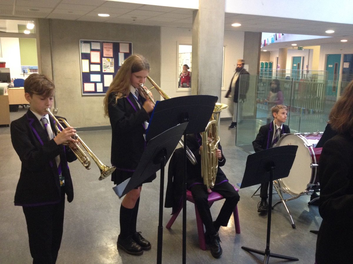 CoLAHG_Music's tweet photo. A big thanks to all the @HGS_Islington musicians who performed at our open evening last night! https://t.co/ziBkQSyDmp