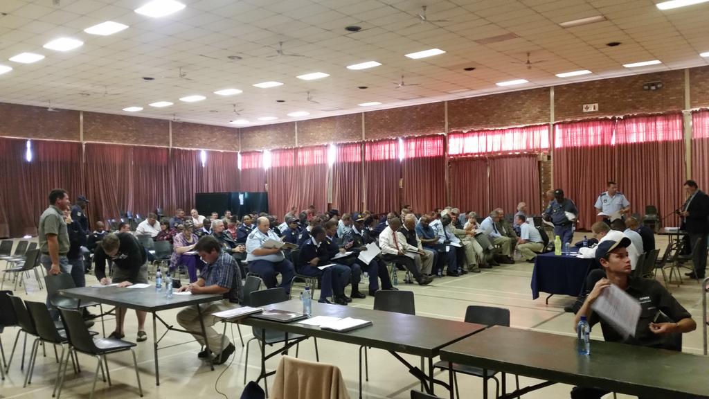 vslandbou's tweet photo. Sowat 100 landbouers+Polisiebeamptes vergader op Bloemfontein.Vertroue op die agenda. @eNuus @OFMNews9497 #VL2016 https://t.co/JbrbxBasGx