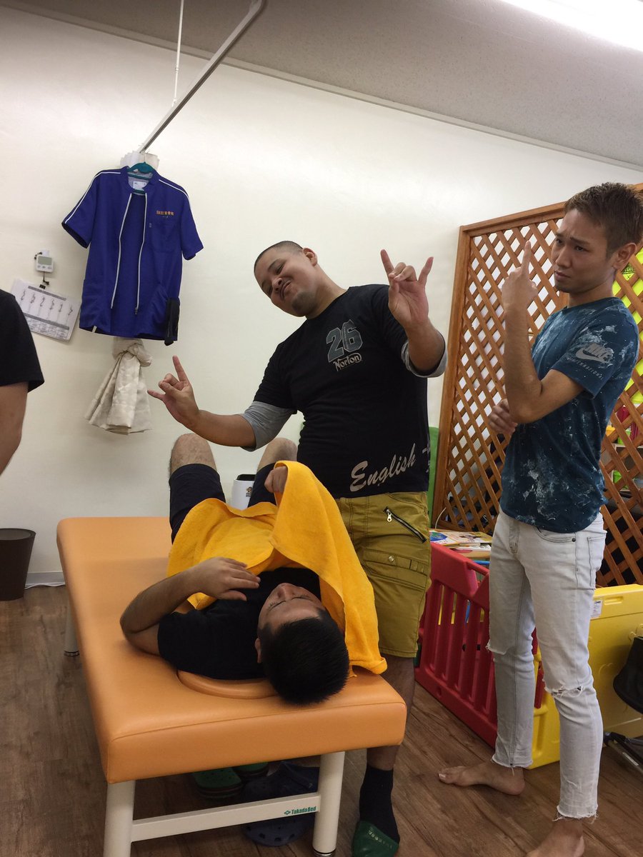 アイリー整体院 V Twitter 9 22は Am9 30 14 00 Pm 休診 16 00から豊見城本院の駐車場で qです アイリー整骨院 豊見城本院 豊見城市翁長9 2 098 987 4137 アイリー整骨院 南風原院 南風原町兼城604 098 914 4843 T Co Cx0h37e67s