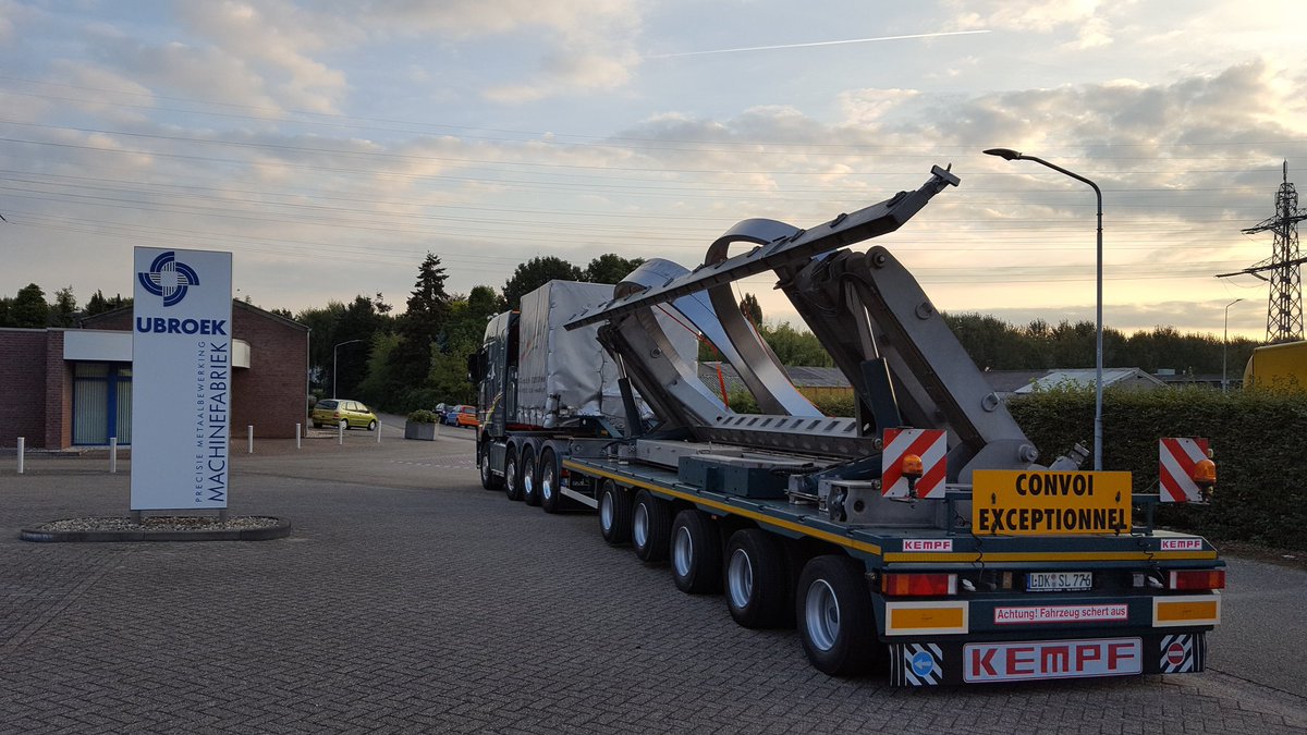 Special delivery <a href="/Ubroek/">Ubroek</a> this morning