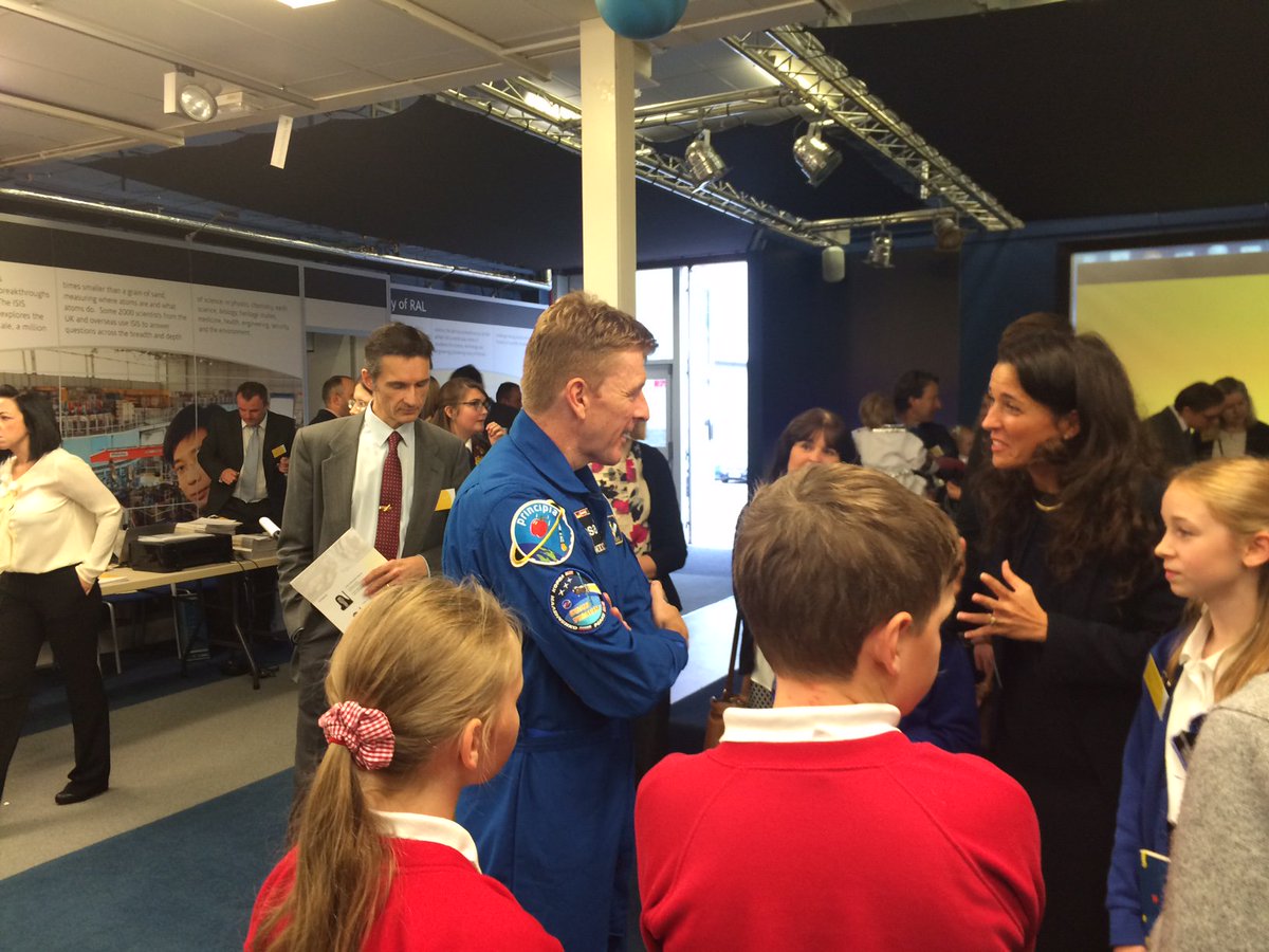 astro_timpeake tweet picture