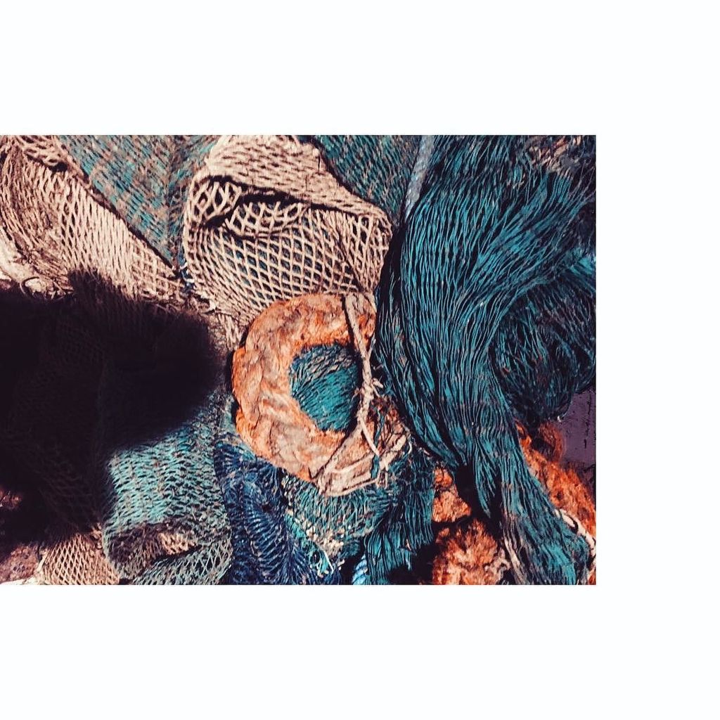 bettinaeffe's tweet photo. Fishnet couture 👗 
#fishnet #sea #nightwalk #colors #textiles #couture #harbor #puglia https://t.co/dztG4H0EPr https://t.co/1nZyVj4WR2