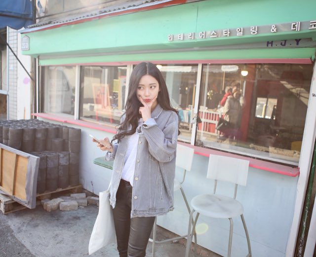 I V Kr 定期巡回 めっきり肌寒い韓国です 日本もそろそろ秋っぽくなってきたのかな デニムジャケットが恋しい今日この頃 韓国ファッション デイリーアバウト デリアバ オルチャンコーデ デニムジャケット オルチャンファッション デニム