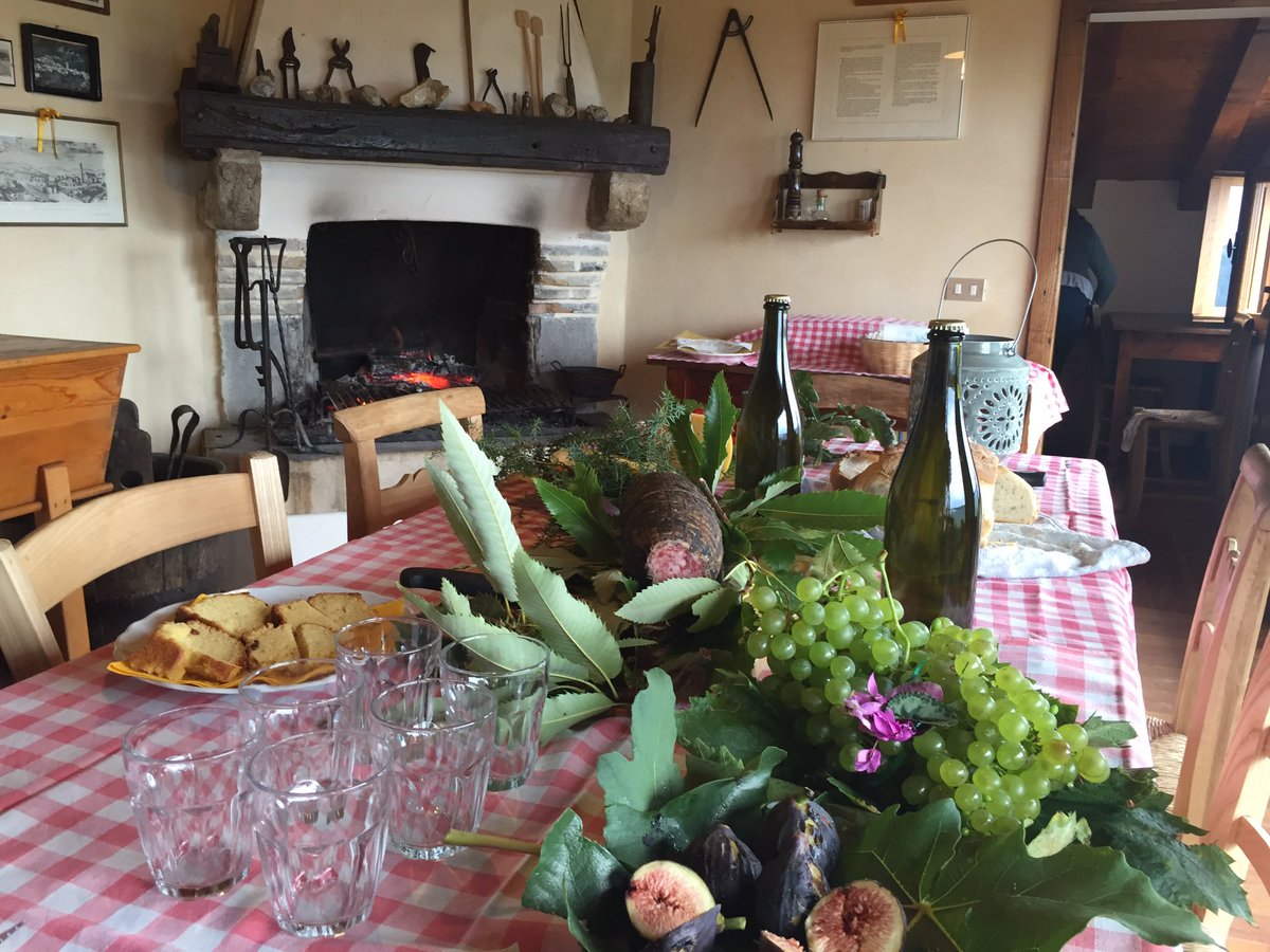 Dopo la #vendemmiaeroica a Combai ci tocca un merendin eroico alle 10.16. #coneglianovaldobbiadene