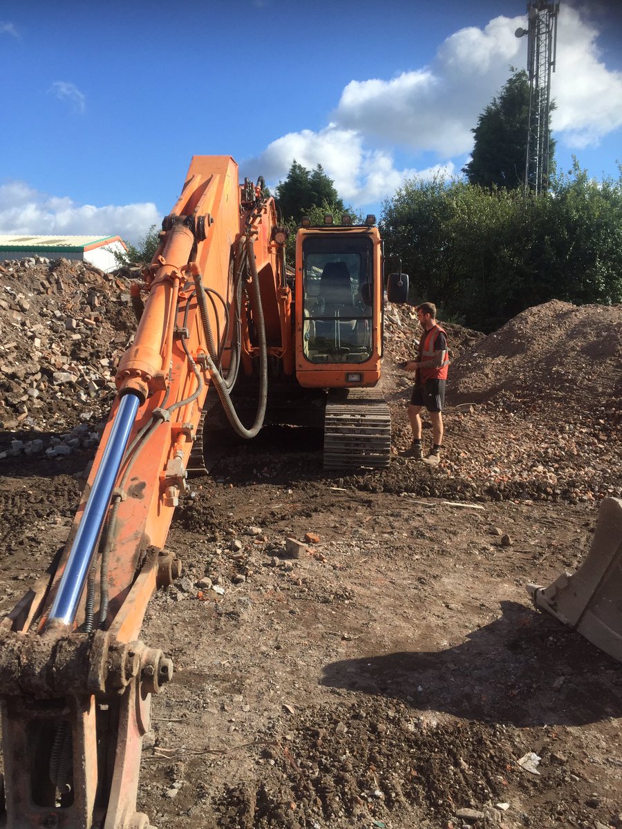 RMCaggregates's tweet photo. Yesterday we were working on the maintenance of our plants. It's important to us to keep everything in top condition before every job! https://t.co/rUO3QUlSvU