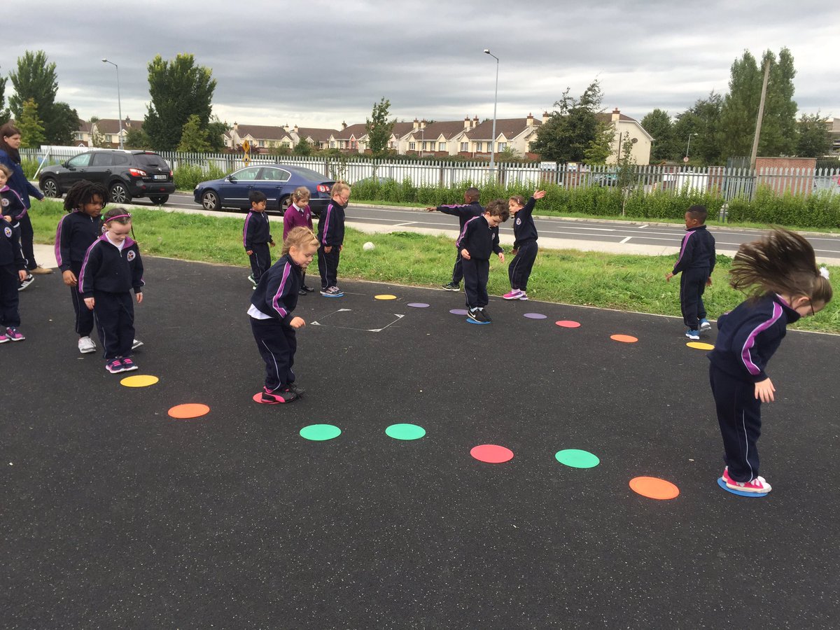 SthDubSports's tweet photo. First group in Balgaddy junior school this morning #basicmovementskills https://t.co/Cxgz8qEyDy