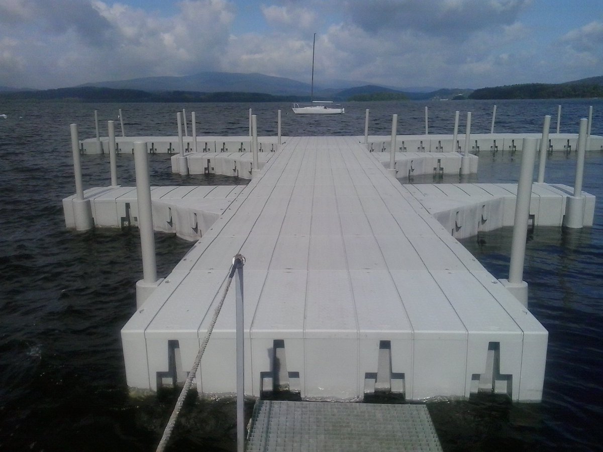 modulardocks's tweet image. Вам нравится новый причал с MASTERDOCK на чешском озере Липно?