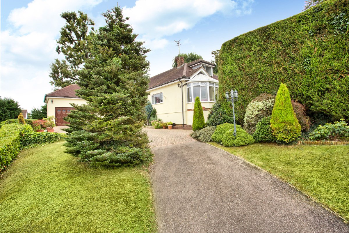 dreampad's tweet photo. Deceptively Spacious Detached Residence in Wonderful Elevated Tucked Away Location Enjoying Spectacular Views https://t.co/LwgcCTsKQ0 https://t.co/ocxoFJGwWn