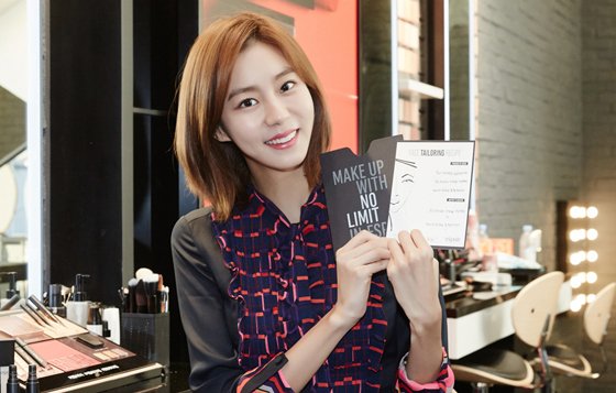 stnews_'s tweet photo. 에스쁘아에서는 내게 꼭 맞는 파운데이션을 찾아주는 '파운데이션 코디네이팅 서비스'를 진행한다고 합니다! 유이도 체험한 에스쁘아에 특별한 이벤트를 파헤쳐 볼까요? 오는 30일까지라고 하니 서두르세요!

https://t.co/ABXKgGiTvi https://t.co/xbl7Wi5Tvz