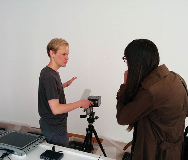 BozarBrussels's tweet photo. Elias Heuninck explainging his upcoming exhibition 'Lightkeeping' https://t.co/poK3Q1HGpT #belgian #art #BEAF16 (IG: @loopbarcelona) https://t.co/Gk5tA7lReF