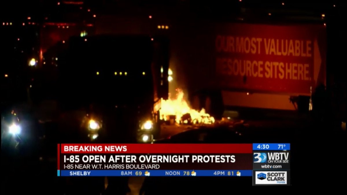 ChristineOnTV's tweet photo. LOOK: What I-85 looked like overnight when protestors blocked interstate in both directions. It's now open. #WatchWBTV #KeithLamontScott https://t.co/67ubQzJVxc