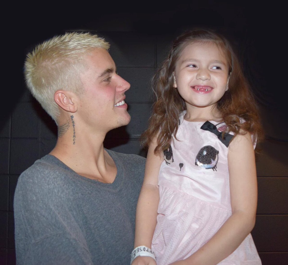 PrVotacaoJB's tweet photo. MUTIRÃO DE VOTOS
RT = VOTO

#MPN #JUSTINBIEBER https://t.co/Dv5sxKb5eE