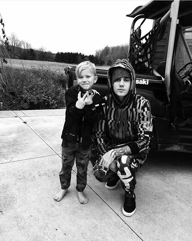 PrVotacaoJB's tweet photo. MUTIRÃO DE VOTOS
RT = VOTO

#MPN #JUSTINBIEBER https://t.co/1qTZ99zEQ4