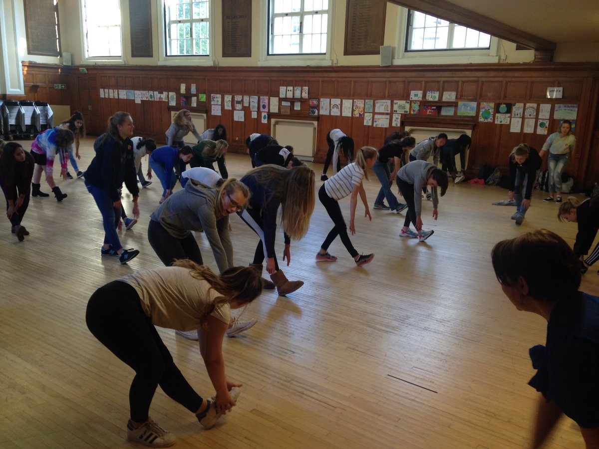 stgeorgesedin's tweet photo. L5 girls exploring Street Dance to Daft Punk Around The World with Amy Fraser #DiversityDay https://t.co/M4l5oXtk1J