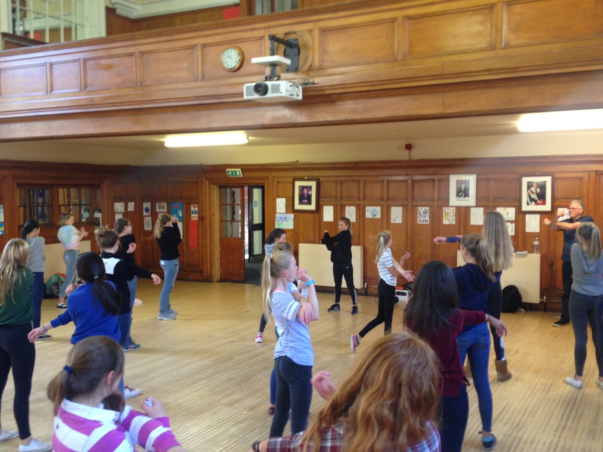 stgeorgesedin's tweet photo. L5 girls exploring Street Dance to Daft Punk Around The World with Amy Fraser #DiversityDay https://t.co/M4l5oXtk1J