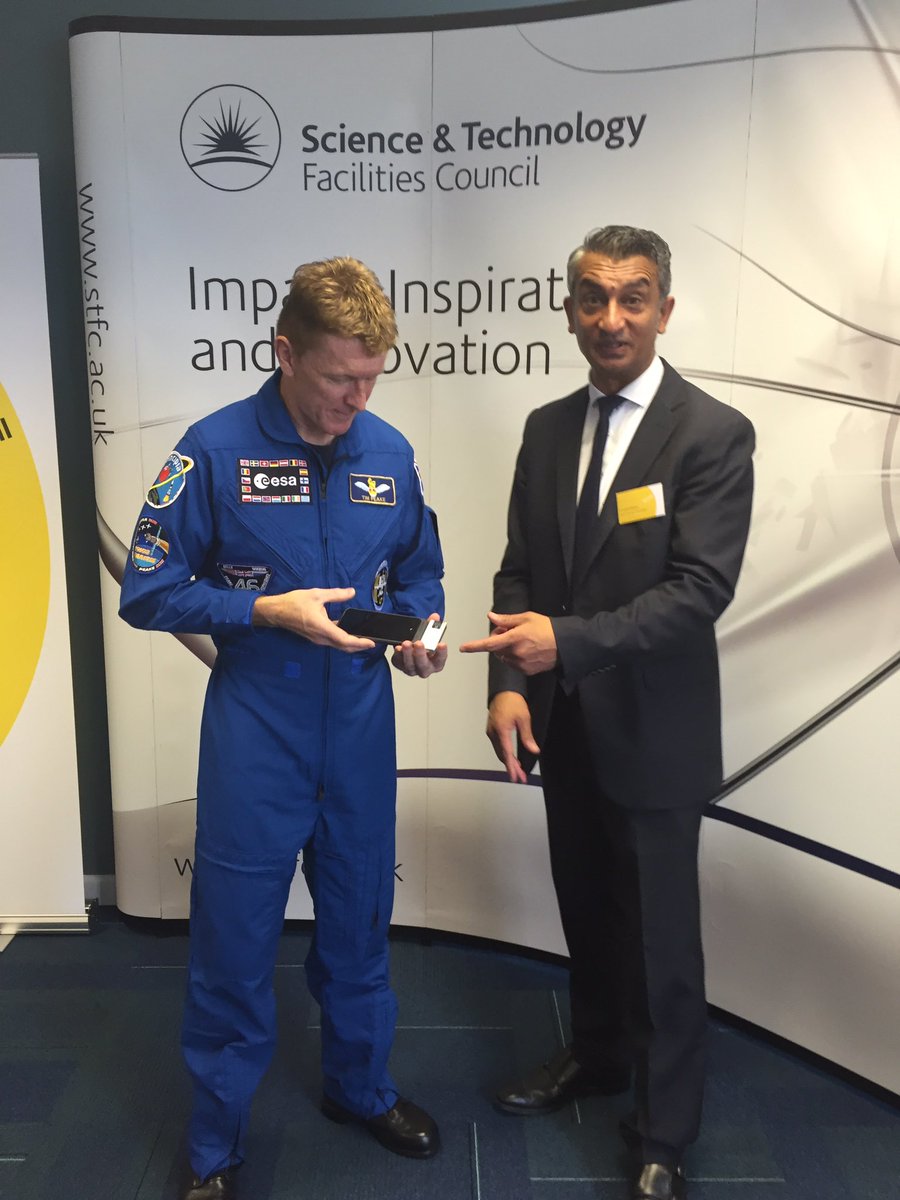 GSanghea's tweet photo. Tim Peake with a SmdgION. https://t.co/J5duc1XVfm