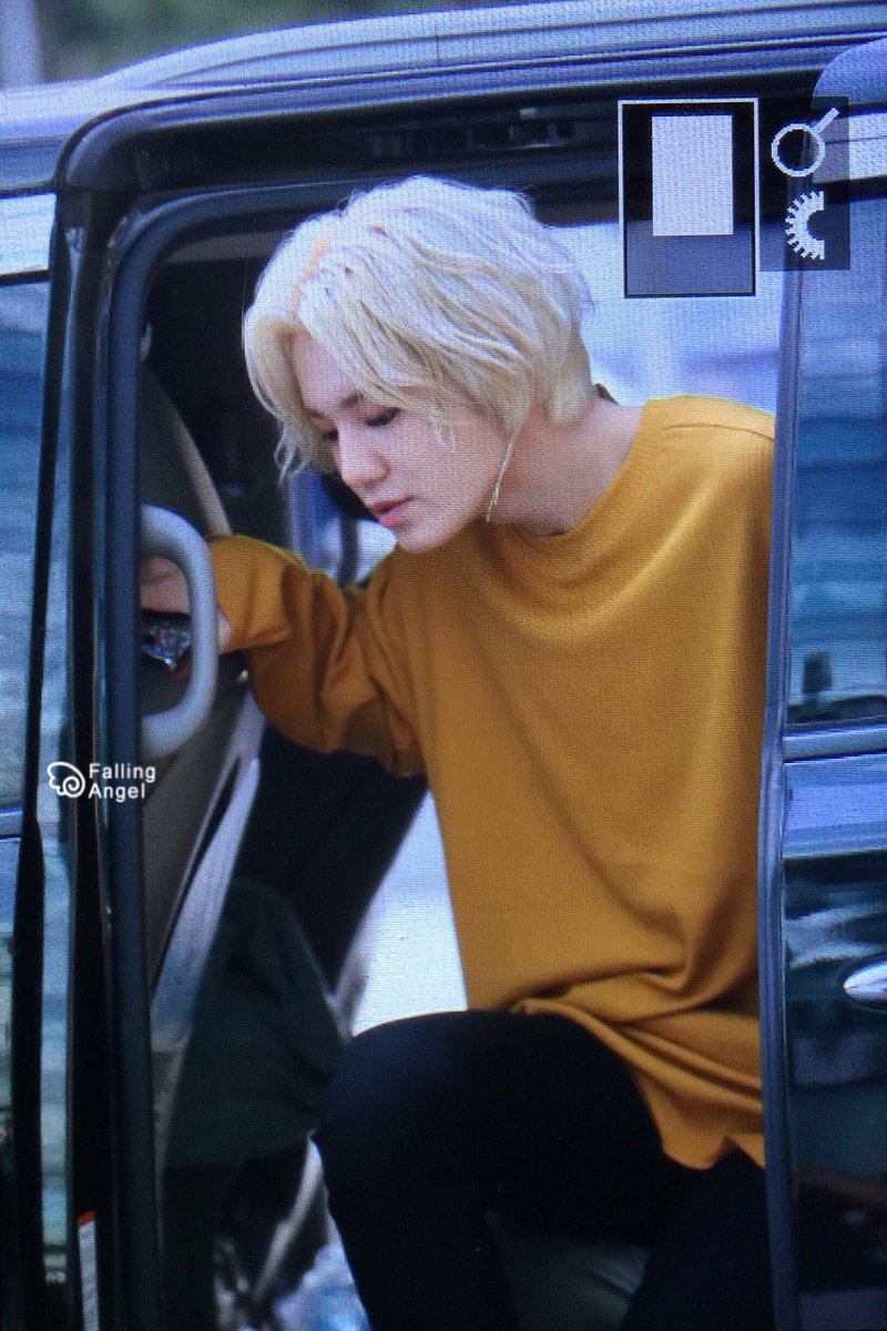 falling9393's tweet photo. 160921 박소현의 러브게임 출근 #성종 @infiniteyounges https://t.co/tdItBaHEhg
