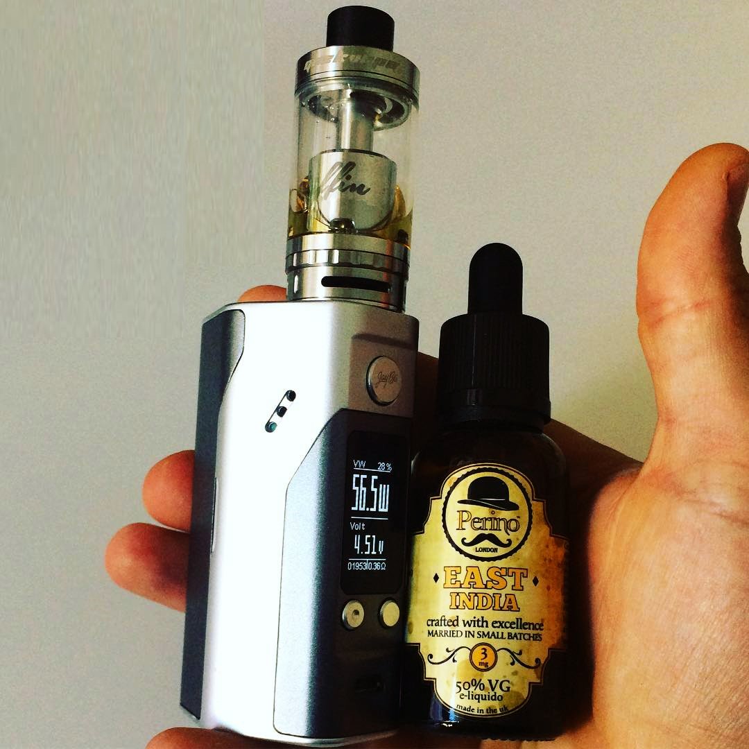 PerinoLondon's tweet photo. Mornings aren't so bad when you have a bottle of #London's finest brew! ☕

Cheers to @ lil04121986 on instagram for the #handcheck! ✌ ✌ https://t.co/75q2eKzU4Q